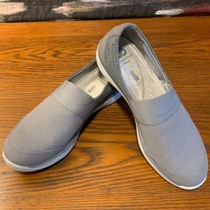 Clarks Cloudsteppers 10 gray